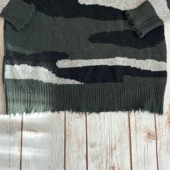 Aqua Cashmere Camo Jacquard Cashmere Sweater - Picture 6 of 11